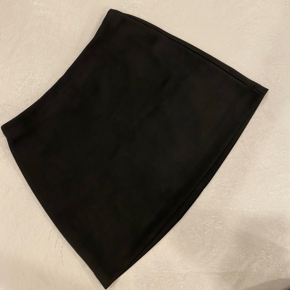 Pink Lily Classic Faux Suede Black Skirt